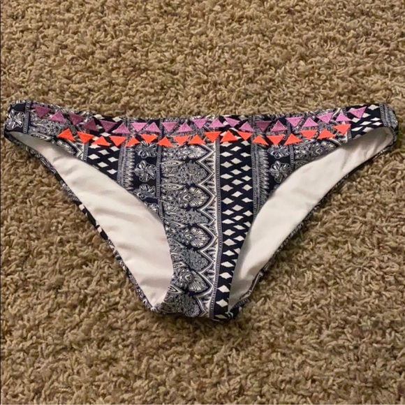NWOT ROXY BIKINI BOTTOMS - Picture 1 of 4